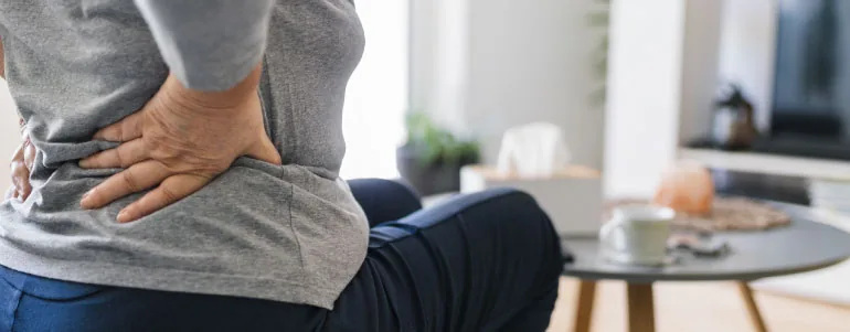 Ejercicio terapéutico para lumbalgia crónica con fisioterapeuta en Kinetria Ciudad de México