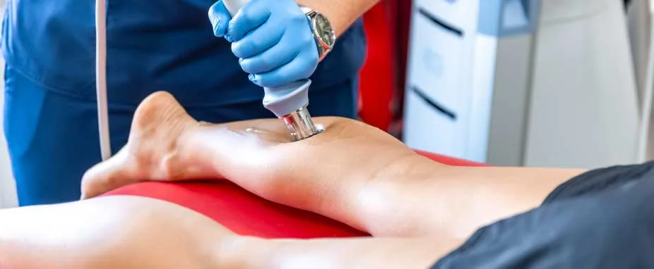 Sesión de micro electrólisis percutánea para tendinopatías en Kinetria